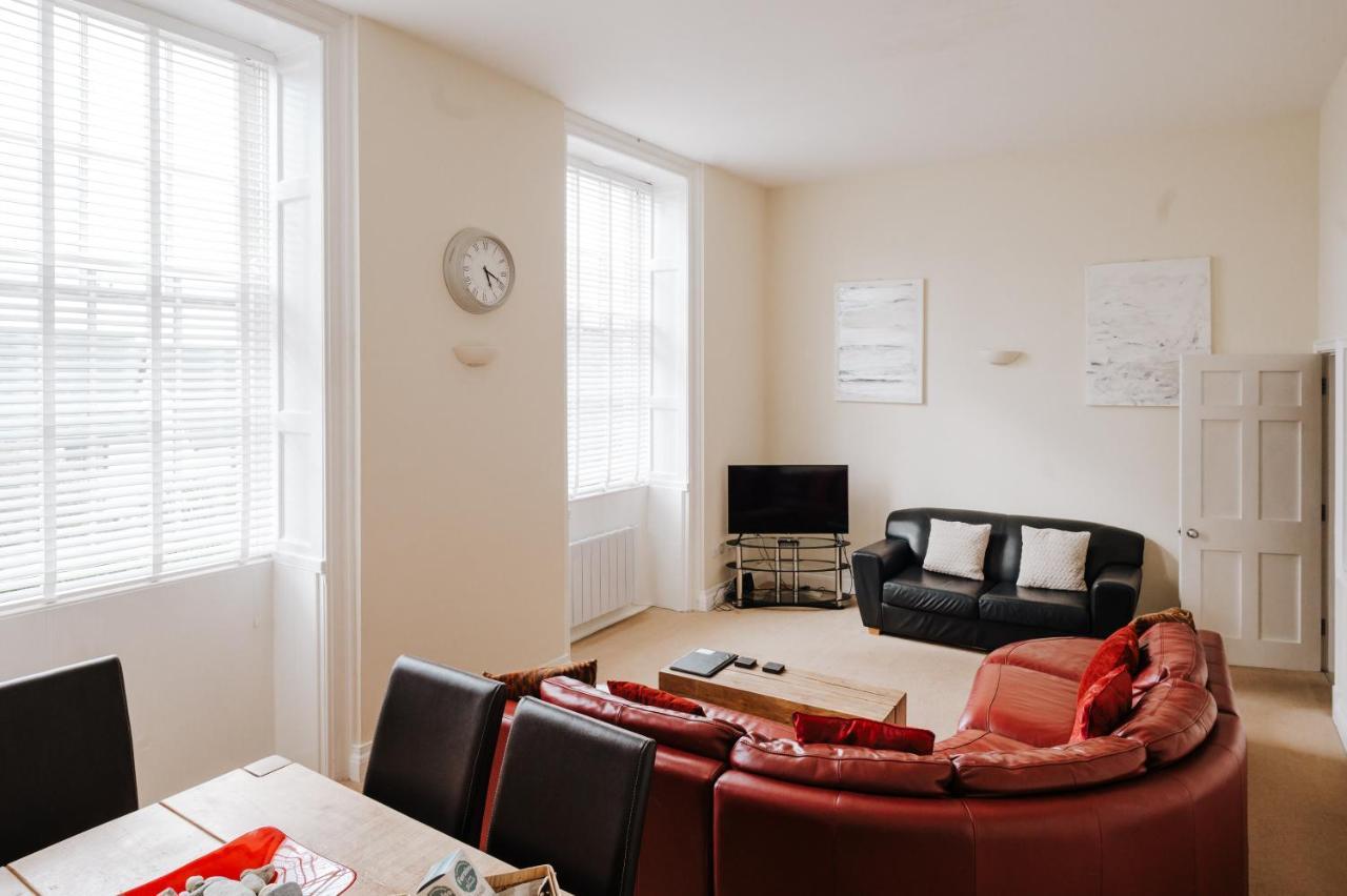 Manor Court Apartment เพนแซนซ์ ภายนอก รูปภาพ